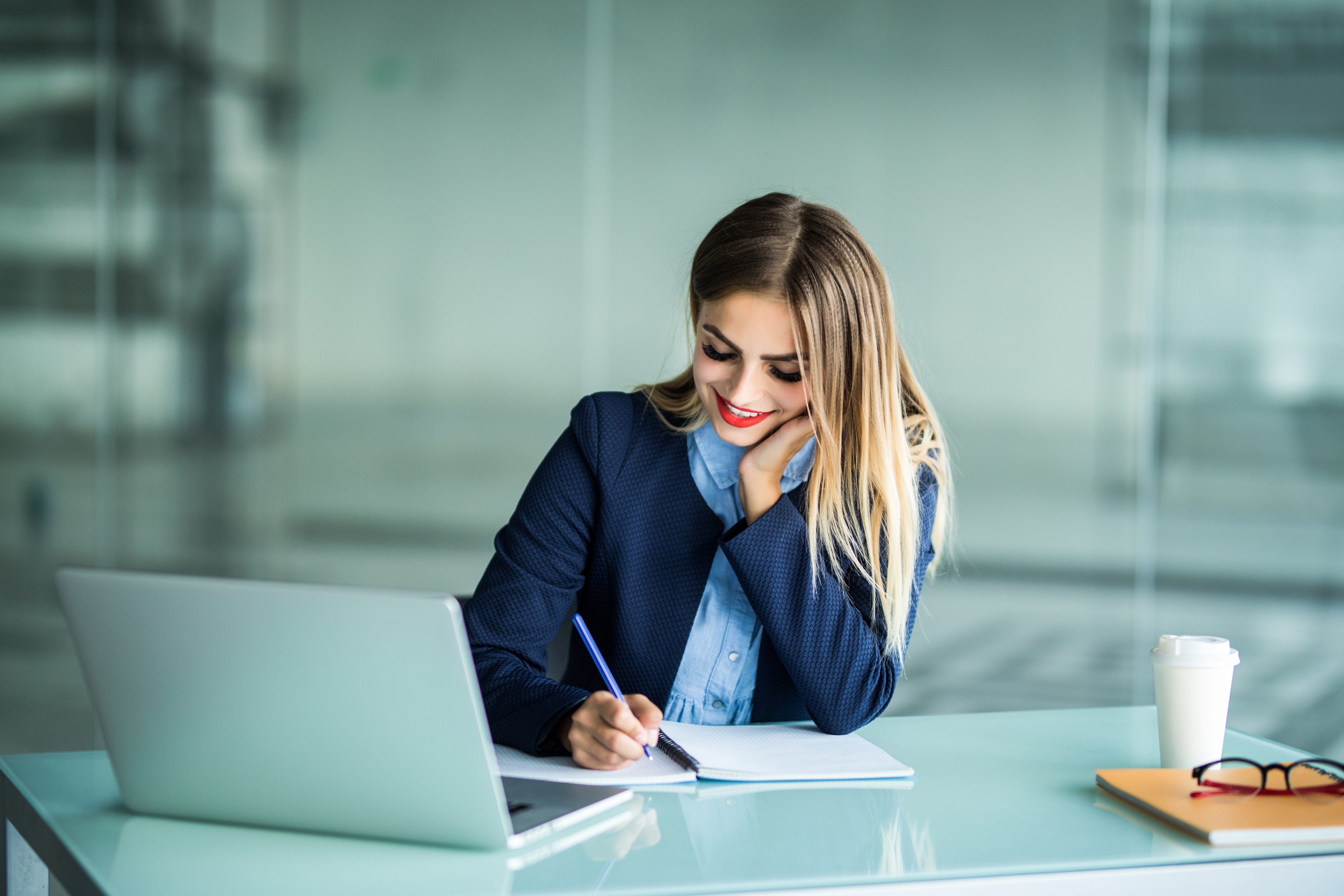 Estudante fazendo curso de Customer Success. 